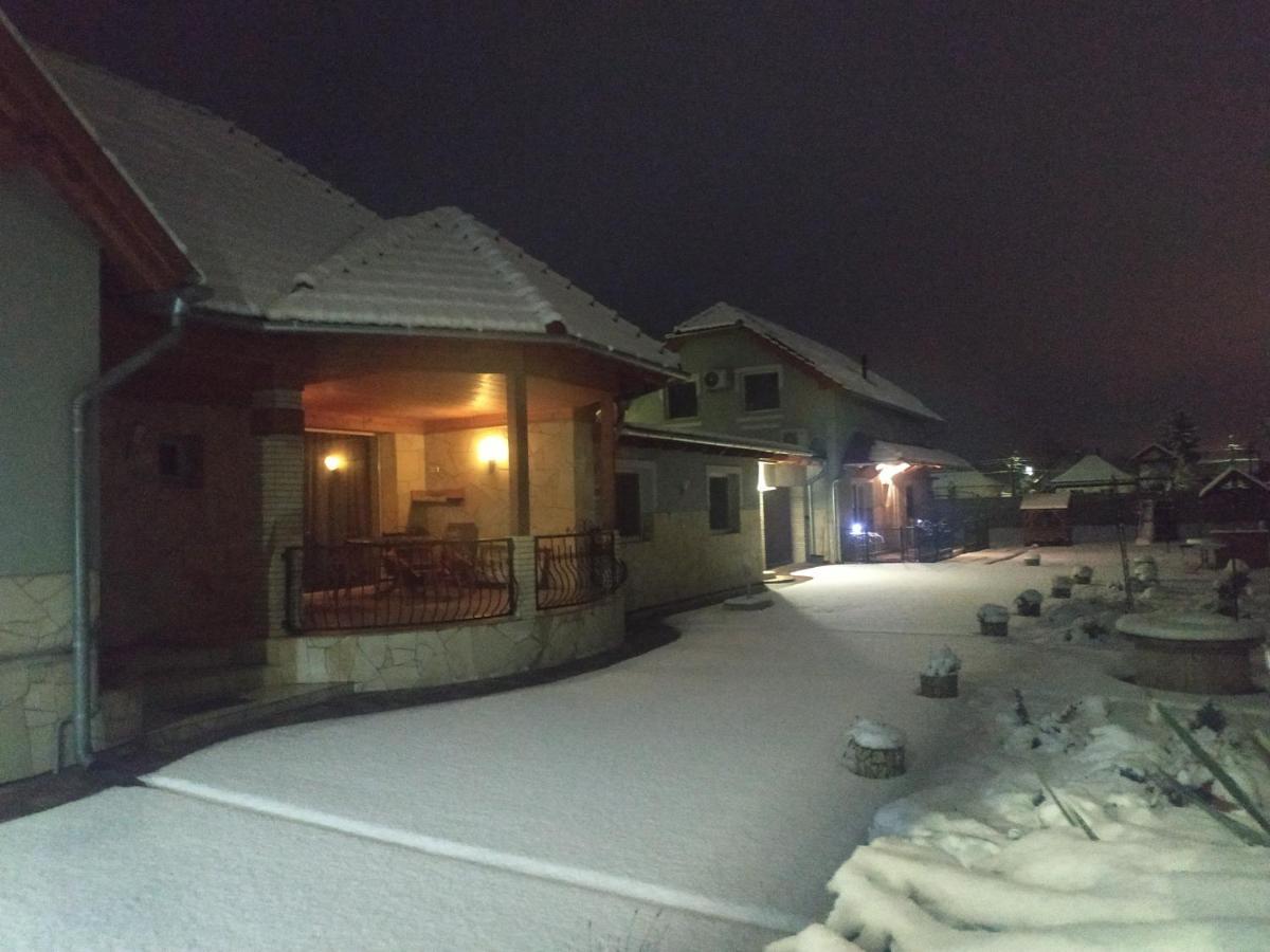 Aranyhal Apartman Sarvar Exterior photo